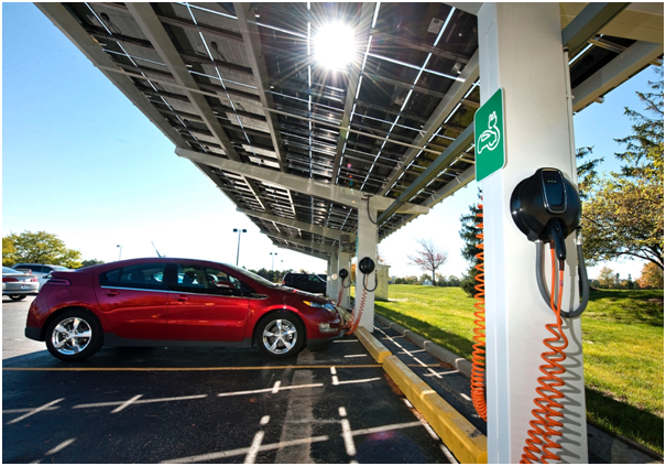 L’IRSEN lance la première ombrière de recharge de véhicules électriques à l’énergie solaire à Rabat
